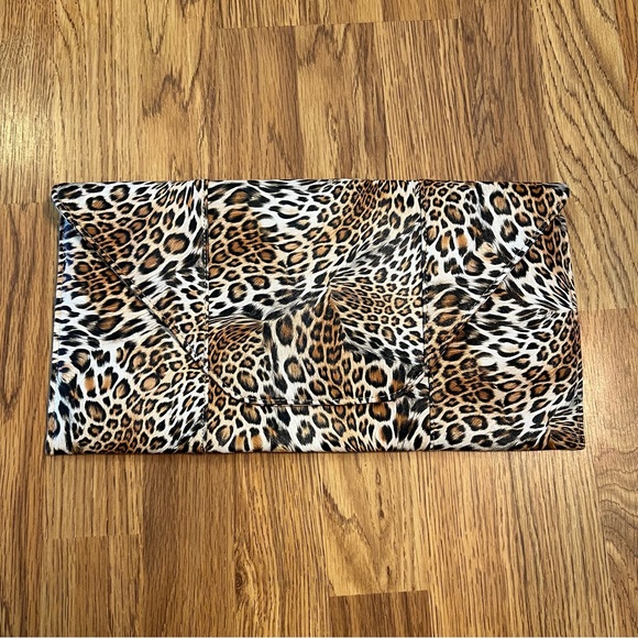 Handbags - Leopard Print Clutch